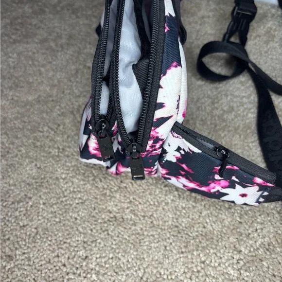Adidas Floral Waist Bag - Picture 4 of 7